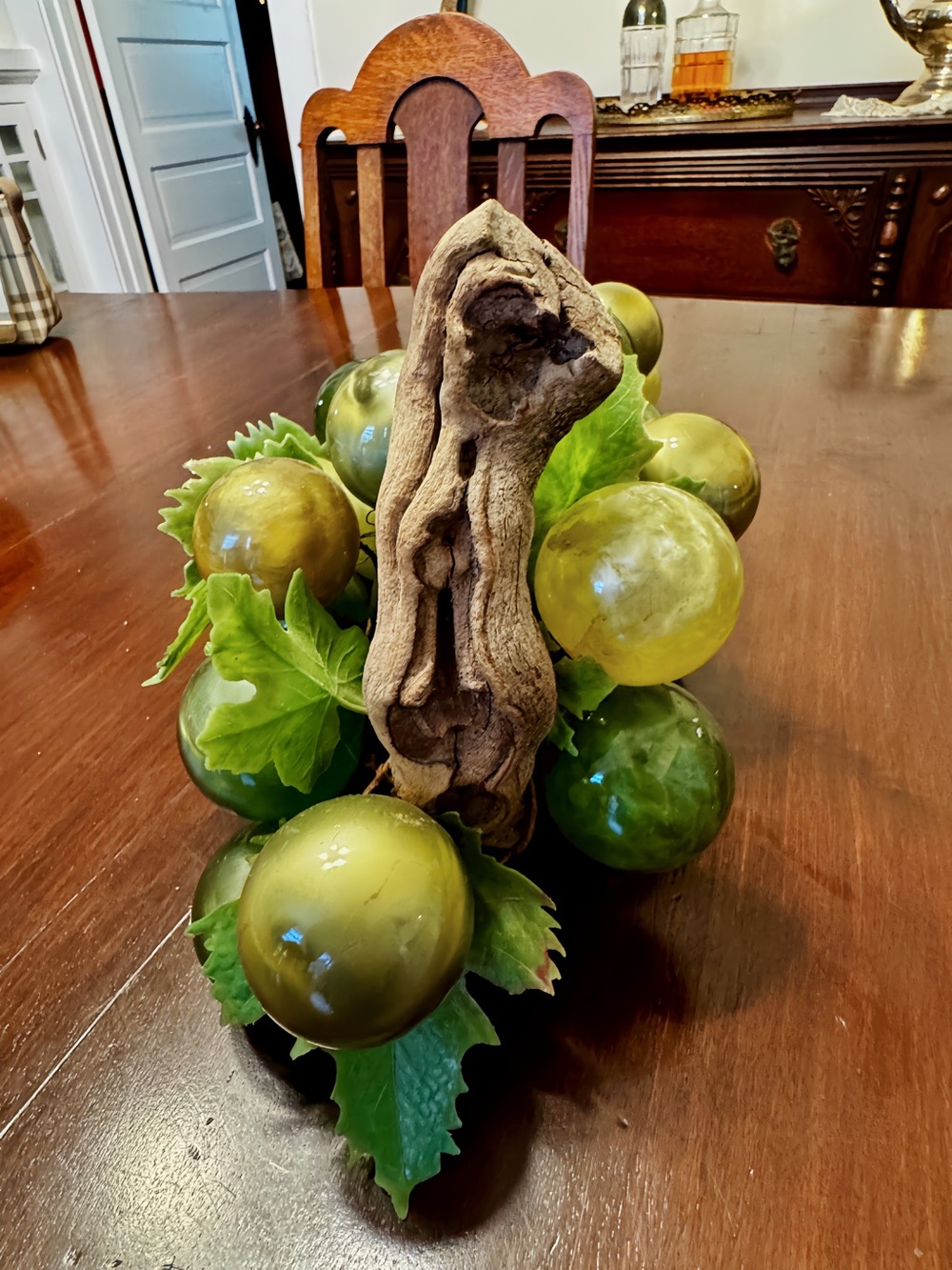 Mid Century Vintage Green Lucite Grapes - Picture 10 of 12